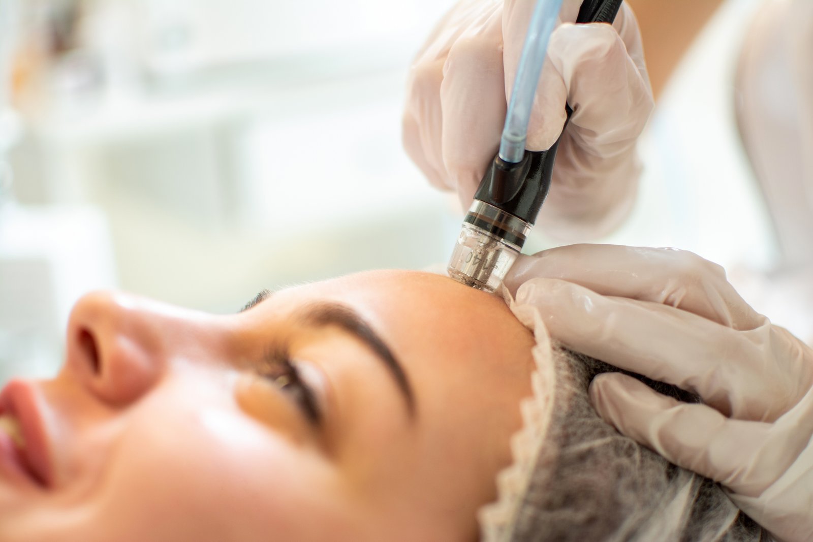 Hydrofacial & Dermaplaning